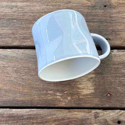 Til halsen i dritt, kopp porselen 7 cm (blå)