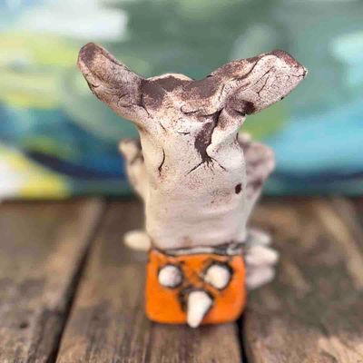 Hundehode lyst, skulptur keramikk 15 cm høy