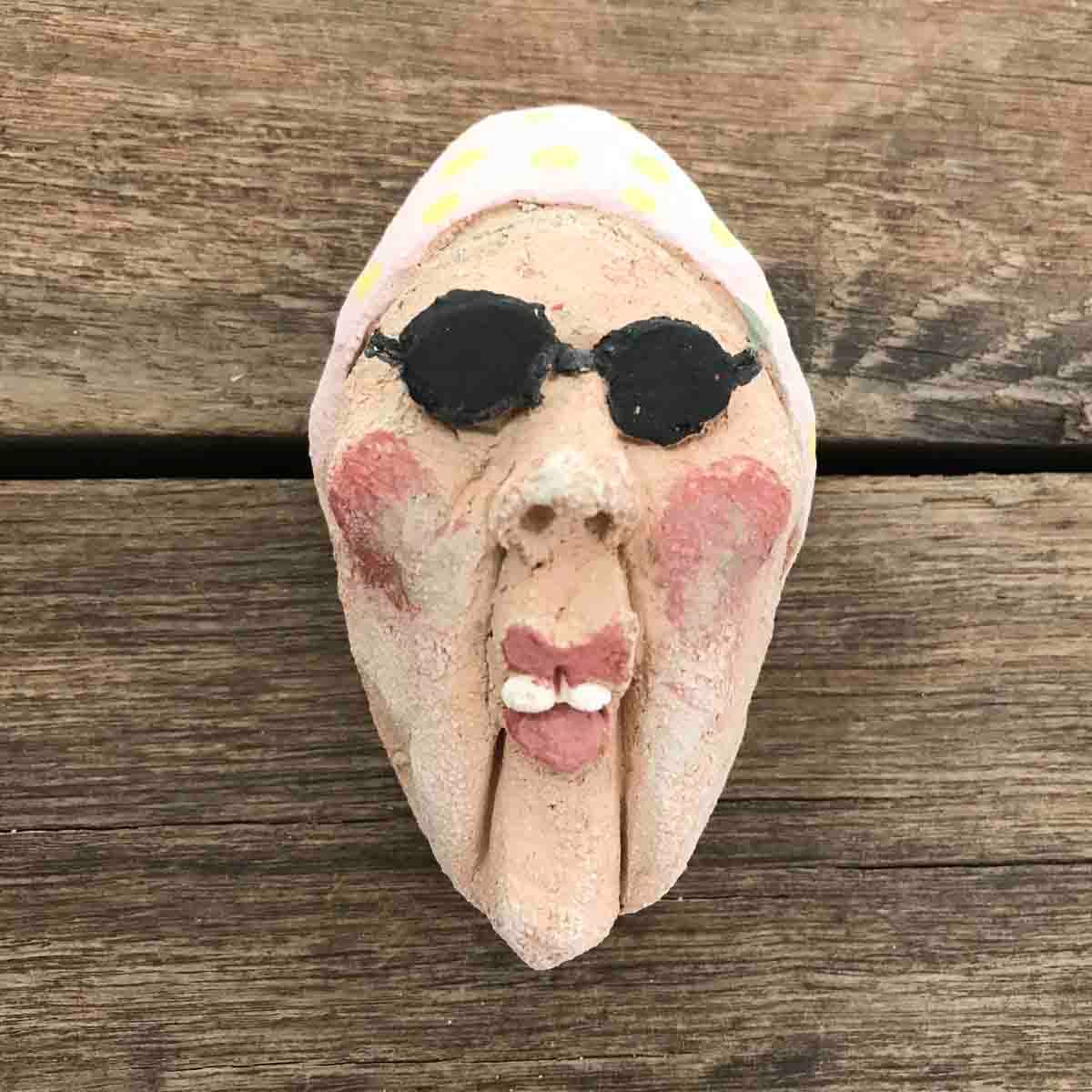 Fjasefjes, skulptur vegg, keramikk ca 9-13 cm (241)