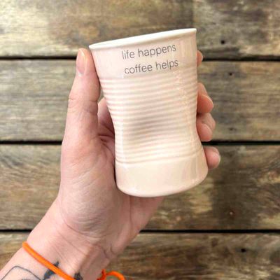 Coffee helps, krus porselen 10 cm (rosa)